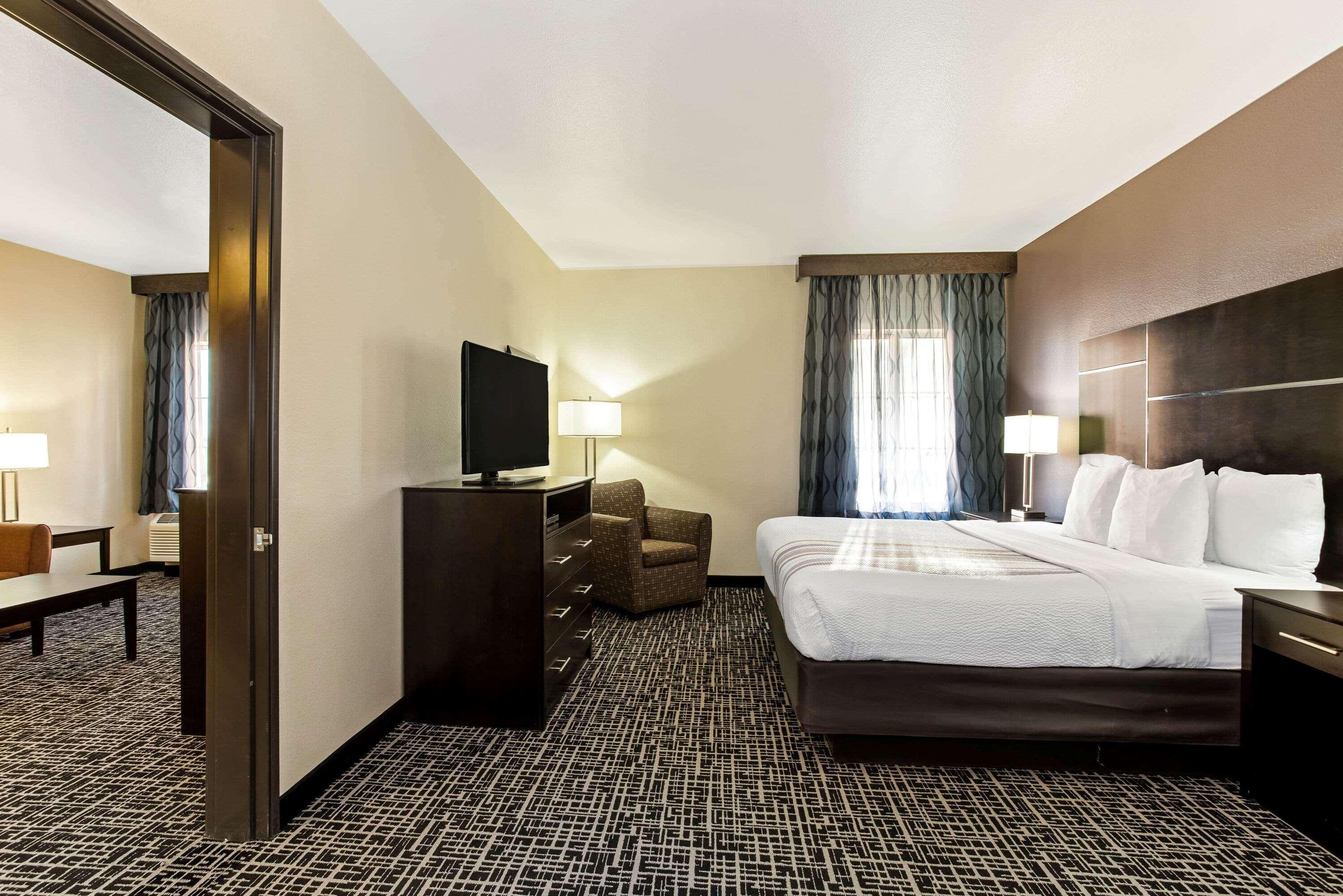 La Quinta By Wyndham Denver Gateway Park Exterior photo