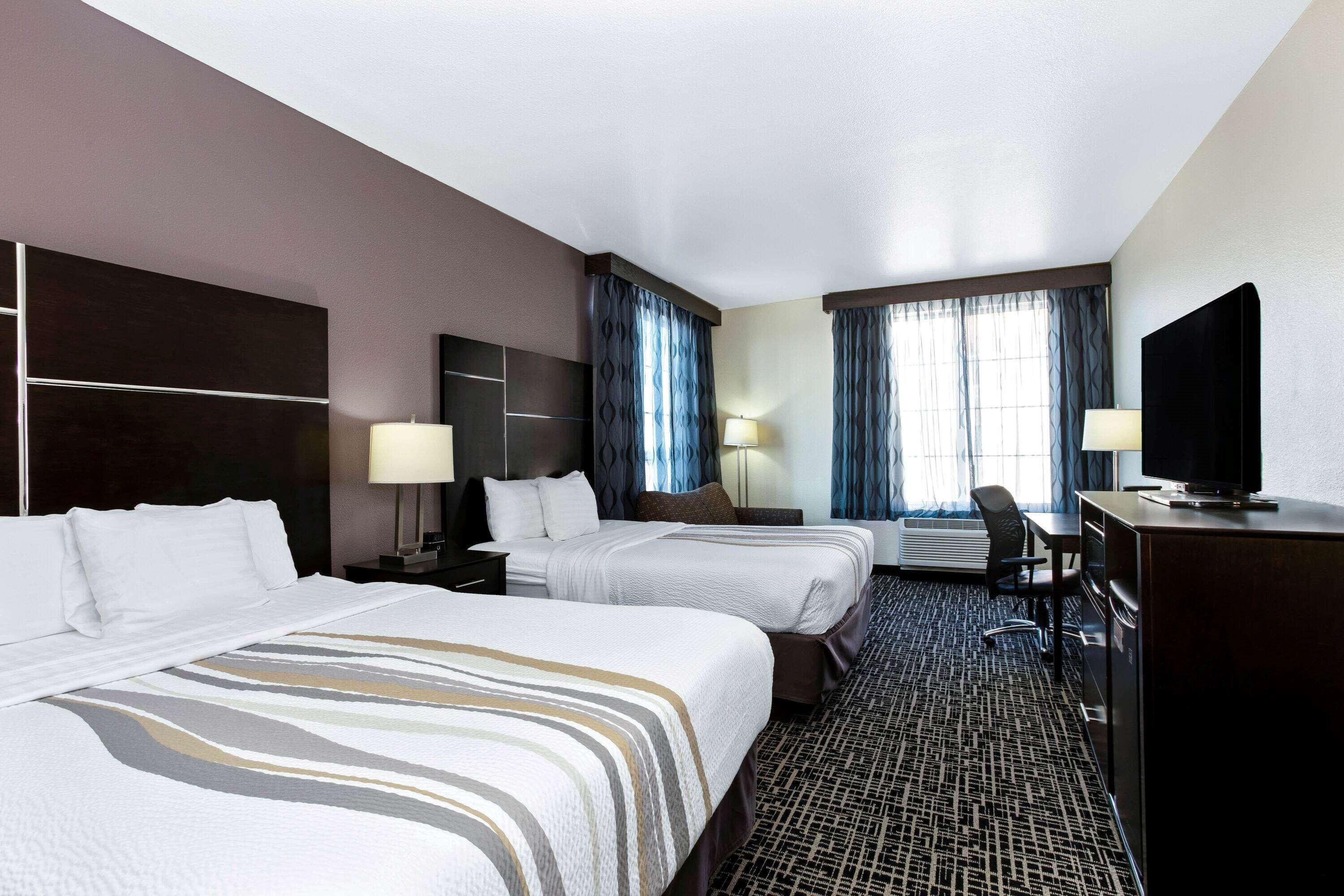 La Quinta By Wyndham Denver Gateway Park Exterior photo