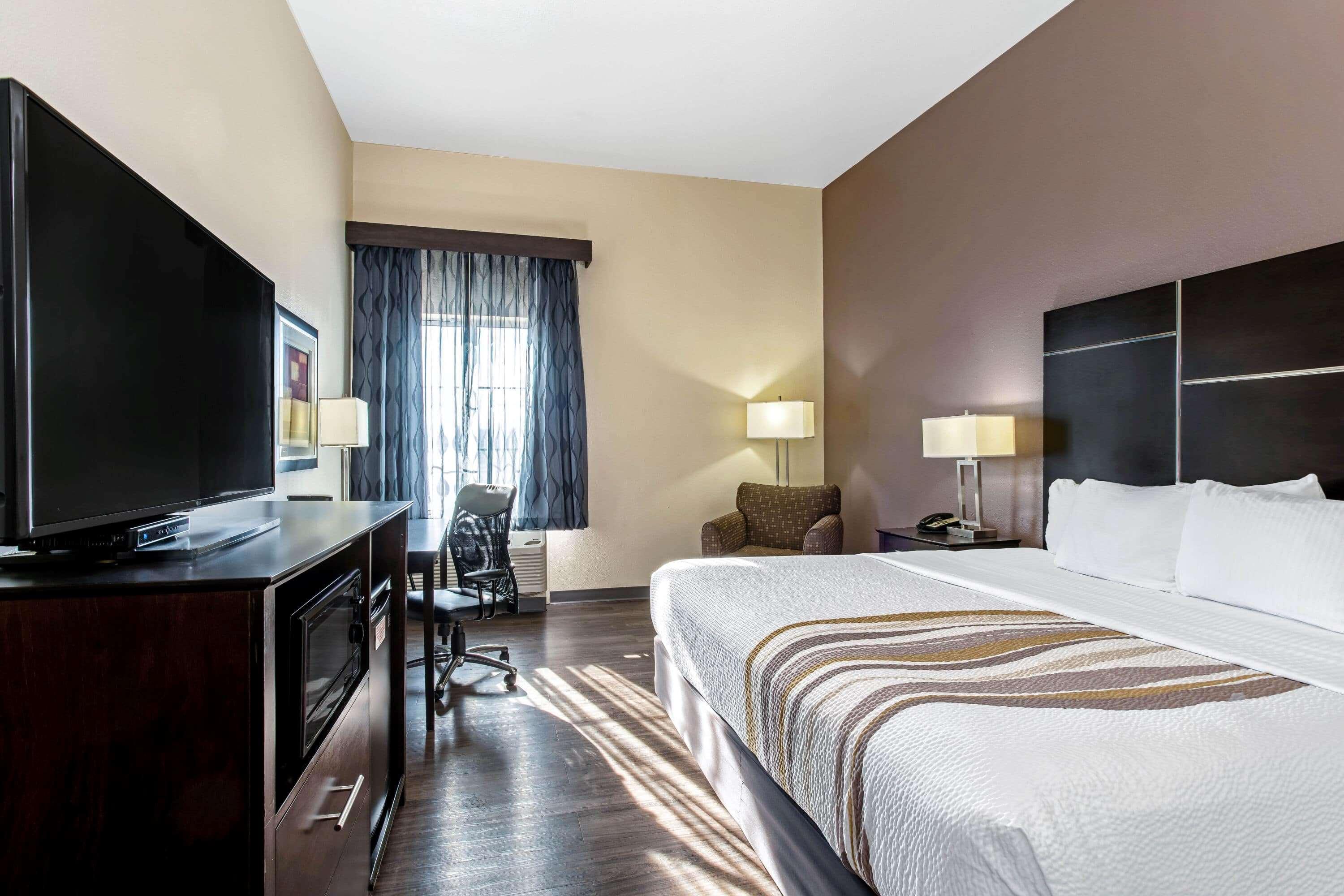 La Quinta By Wyndham Denver Gateway Park Exterior photo