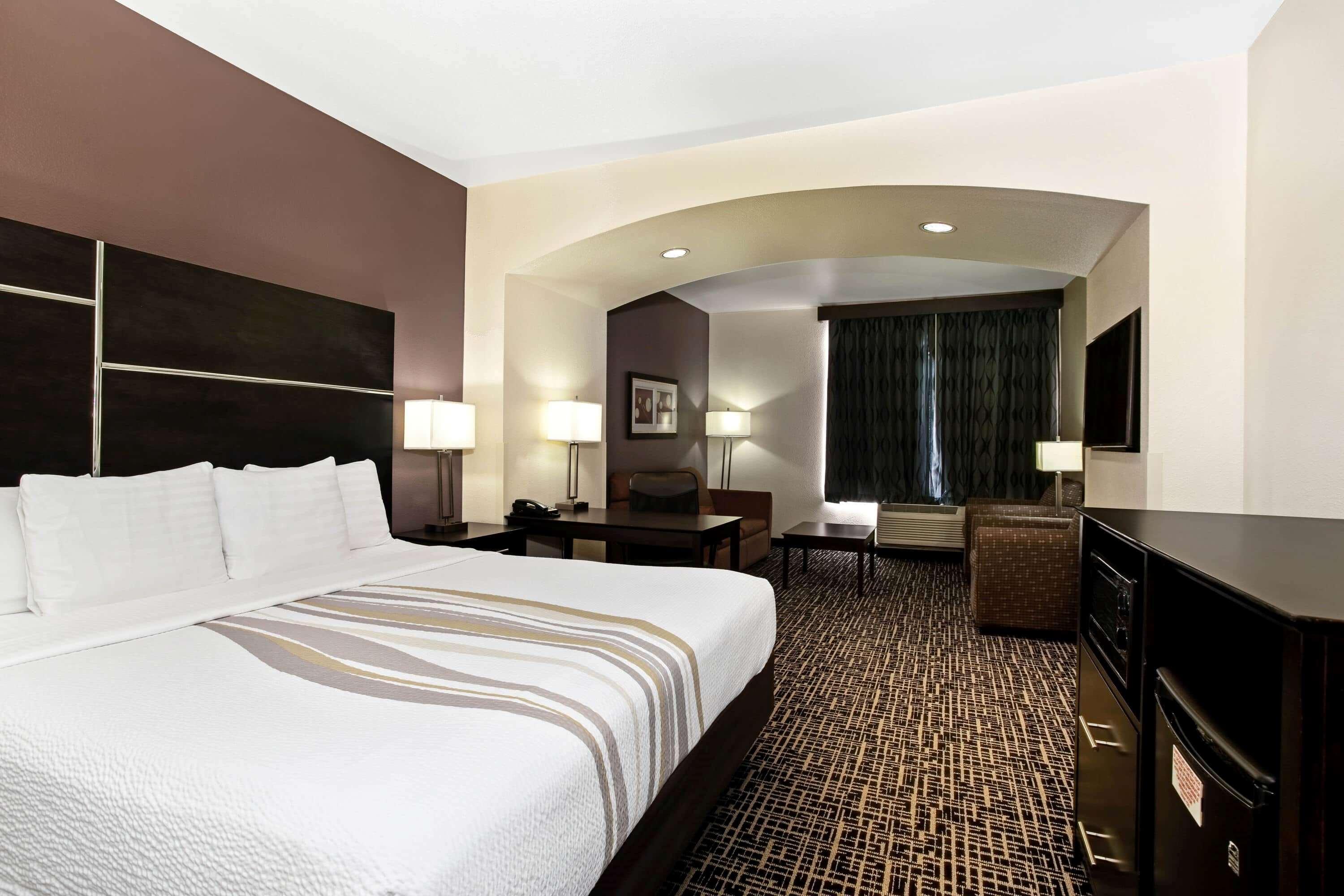 La Quinta By Wyndham Denver Gateway Park Exterior photo