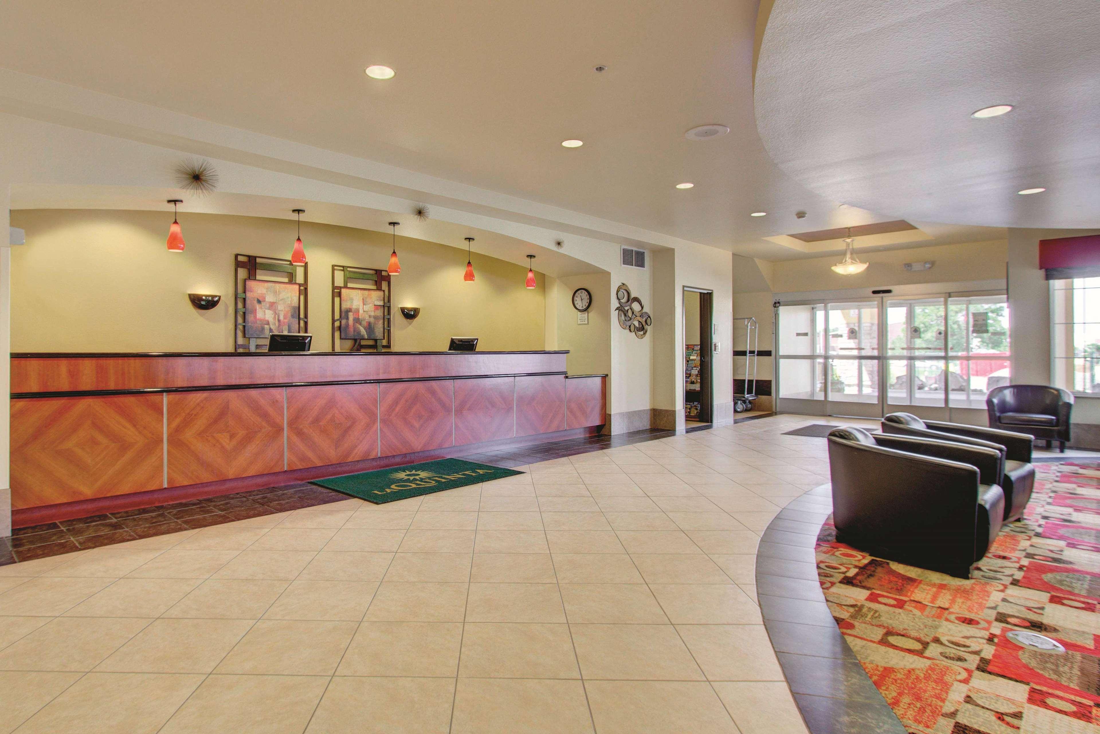 La Quinta By Wyndham Denver Gateway Park Exterior photo