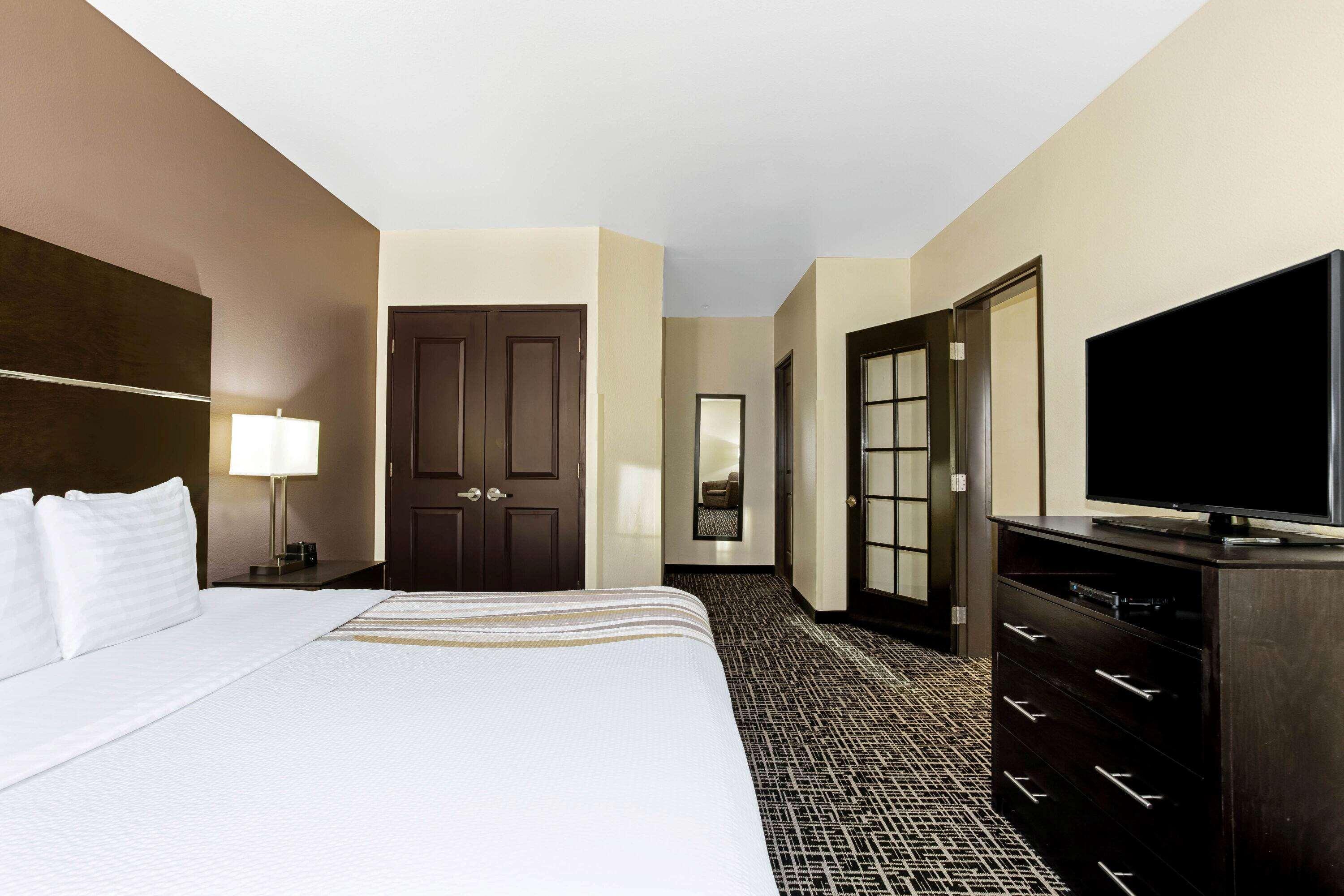 La Quinta By Wyndham Denver Gateway Park Exterior photo