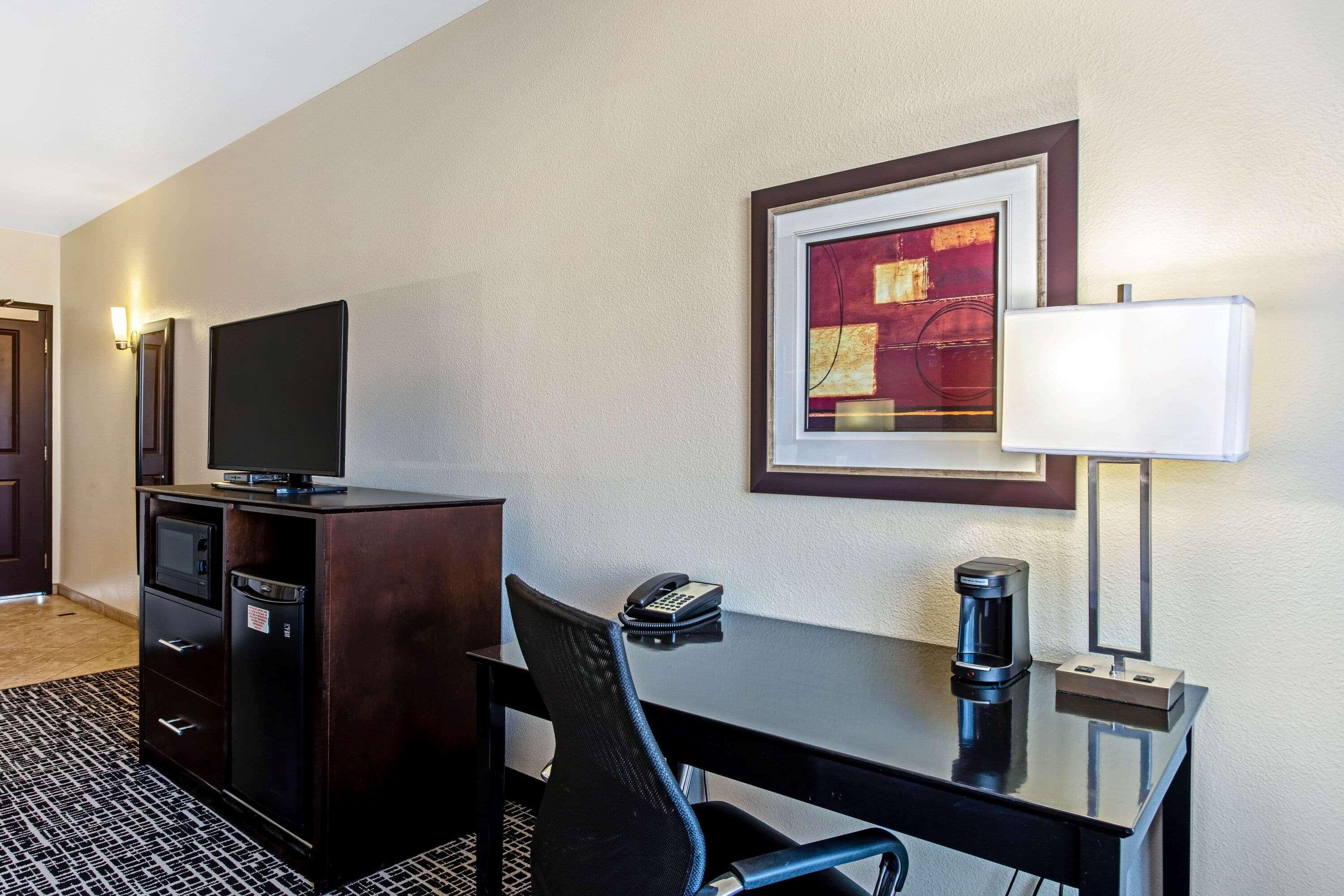 La Quinta By Wyndham Denver Gateway Park Exterior photo